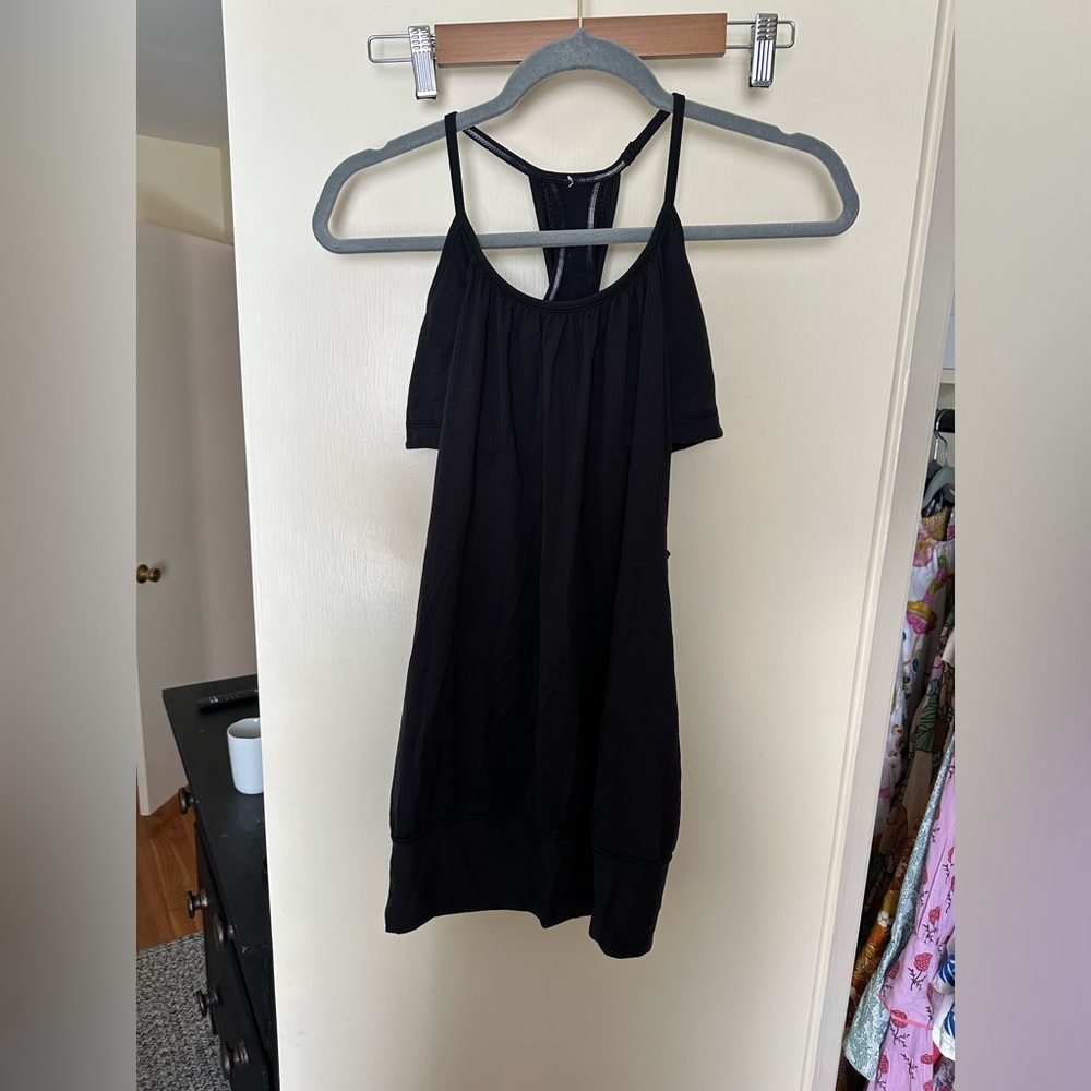 Lululemon black tank top size 6